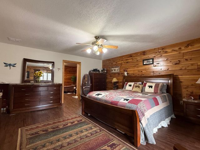 7257 Whetstone Road, Norwood, MO 65717