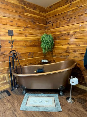 7257 Whetstone Road, Norwood, MO 65717