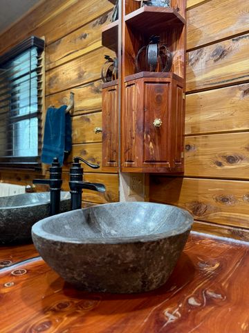 7257 Whetstone Road, Norwood, MO 65717