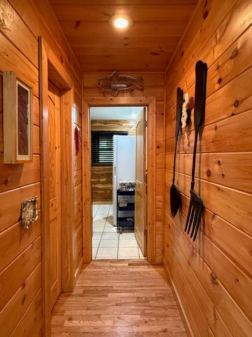 7257 Whetstone Road, Norwood, MO 65717