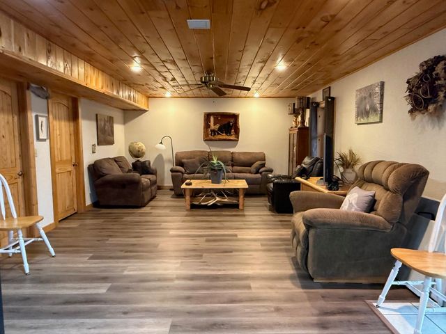 7257 Whetstone Road, Norwood, MO 65717