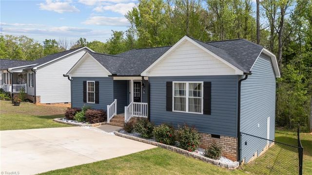 859 Berg Street, Asheboro, NC 27203