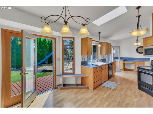 2474 Sw WILLOWBROOK Ave, Gresham, OR 97080