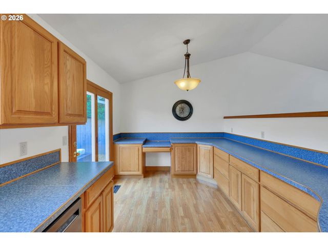 2474 Sw WILLOWBROOK Ave, Gresham, OR 97080