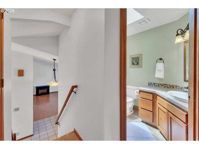 2474 Sw WILLOWBROOK Ave, Gresham, OR 97080