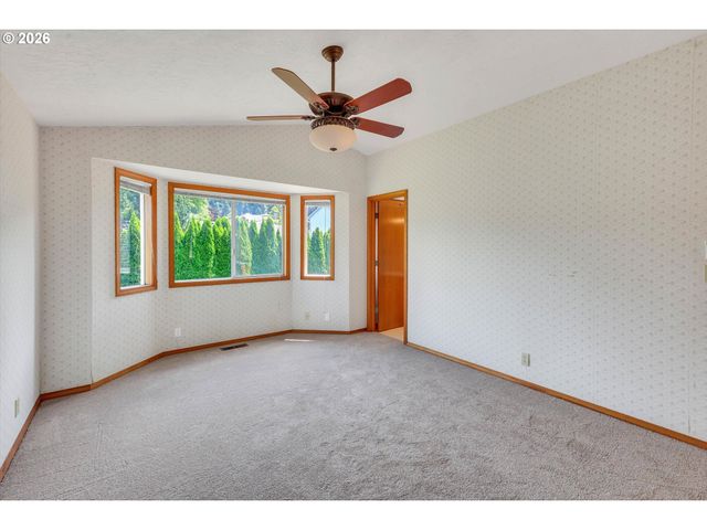2474 Sw WILLOWBROOK Ave, Gresham, OR 97080