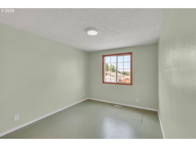 2474 Sw WILLOWBROOK Ave, Gresham, OR 97080