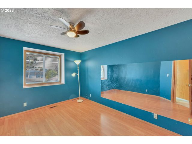 2474 Sw WILLOWBROOK Ave, Gresham, OR 97080