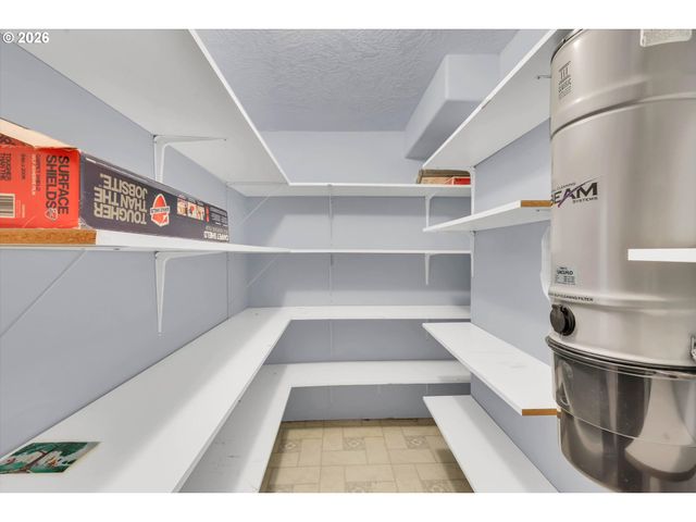 2474 Sw WILLOWBROOK Ave, Gresham, OR 97080