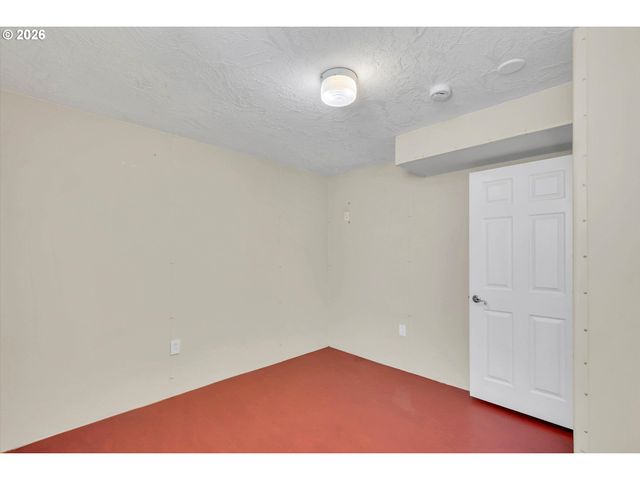 2474 Sw WILLOWBROOK Ave, Gresham, OR 97080