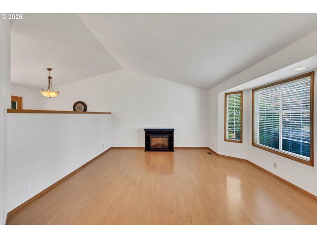 2474 Sw WILLOWBROOK Ave, Gresham, OR 97080