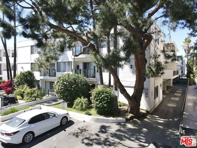 11911 Weddington Street, Valley Village, CA 91607