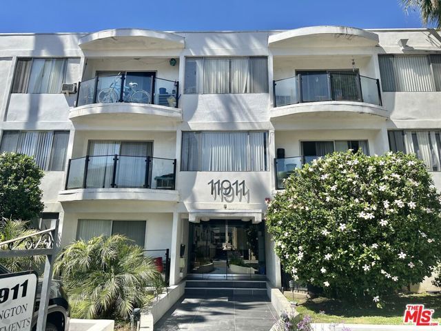 11911 Weddington Street, Valley Village, CA 91607