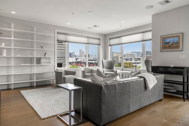 407 W First St 302, Boston, MA 02127