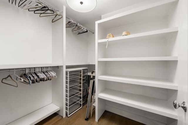 407 W First St 302, Boston, MA 02127