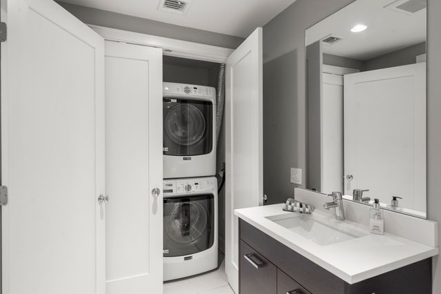407 W First St 302, Boston, MA 02127