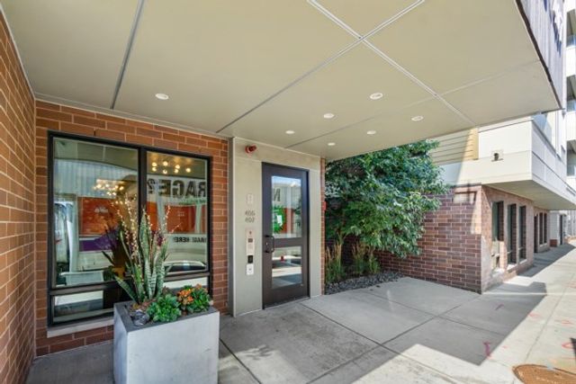 407 W First St 302, Boston, MA 02127