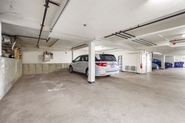 407 W First St 302, Boston, MA 02127