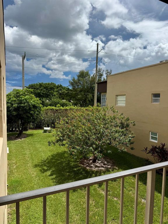 Image 11 of property listing at 799 Burgundy Q 799, Delray Beach, FL 33484