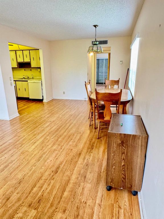 Image 2 of property listing at 799 Burgundy Q 799, Delray Beach, FL 33484