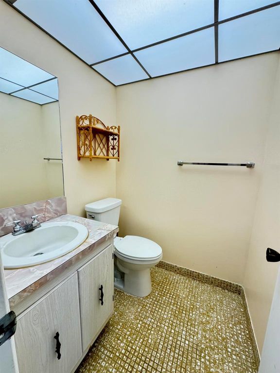 Image 6 of property listing at 799 Burgundy Q 799, Delray Beach, FL 33484