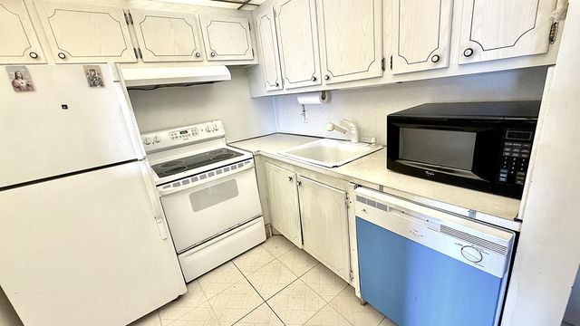 122 Oakridge I, Deerfield Beach, FL 33442