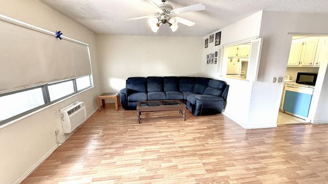 122 Oakridge I, Deerfield Beach, FL 33442