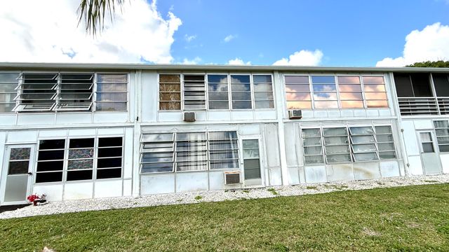 122 Oakridge I, Deerfield Beach, FL 33442