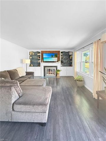 128 Eastwood DR, Newport News, VA 23602