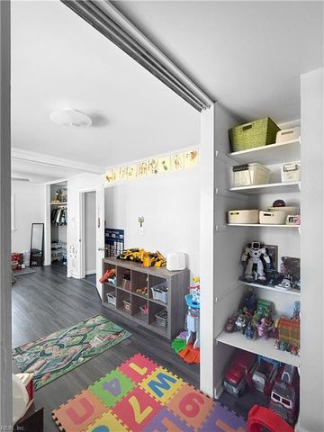 128 Eastwood DR, Newport News, VA 23602