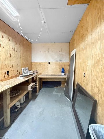 128 Eastwood DR, Newport News, VA 23602