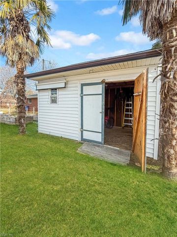 128 Eastwood DR, Newport News, VA 23602