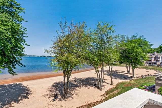 605 Portside Drive, Davidson, NC 28036