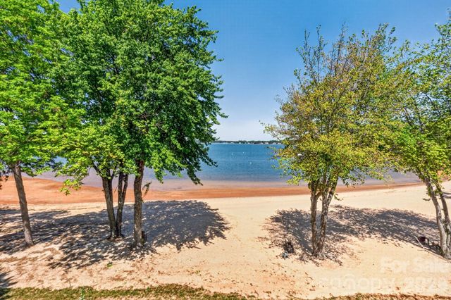 605 Portside Drive, Davidson, NC 28036