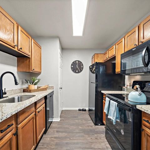 7250 W Greens Road 916, Houston, TX 77064