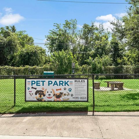 7250 W Greens Road 916, Houston, TX 77064