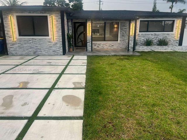 39 SE 7th Street, Dania Beach, FL 33004