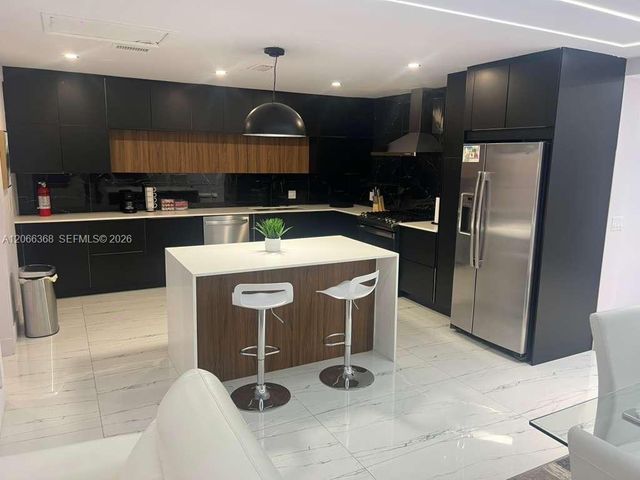39 SE 7th Street, Dania Beach, FL 33004