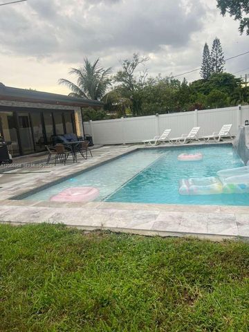 39 SE 7th Street, Dania Beach, FL 33004