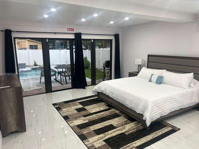 39 SE 7th Street, Dania Beach, FL 33004
