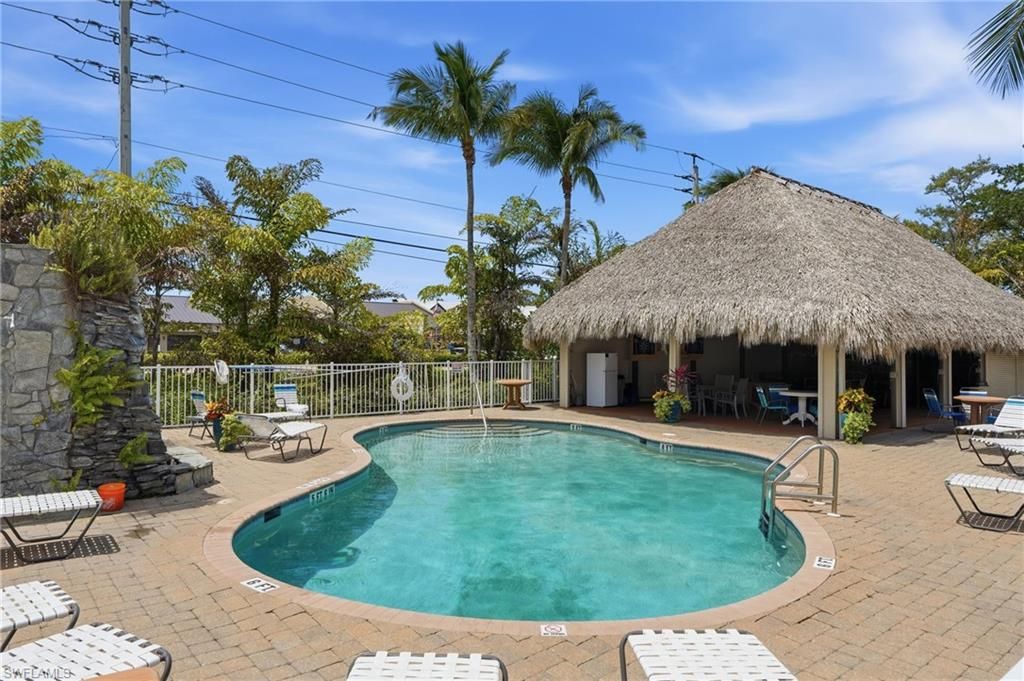 4450 Chickee Hut CT 103, BONITA SPRINGS, FL 34134 — exterior