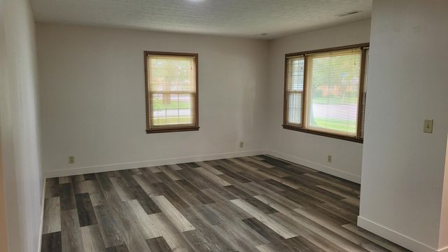 415 N Locust Street, Marshfield, MO 65706