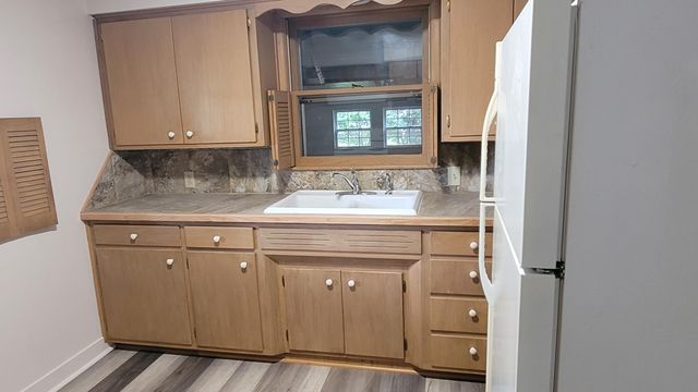 415 N Locust Street, Marshfield, MO 65706