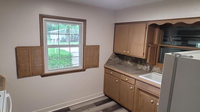 415 N Locust Street, Marshfield, MO 65706