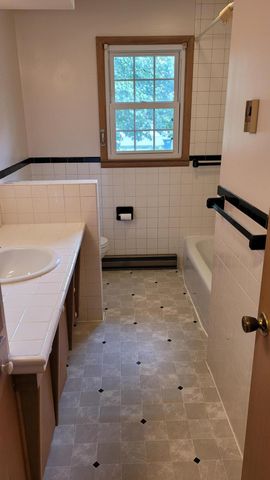 415 N Locust Street, Marshfield, MO 65706