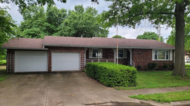415 N Locust Street, Marshfield, MO 65706