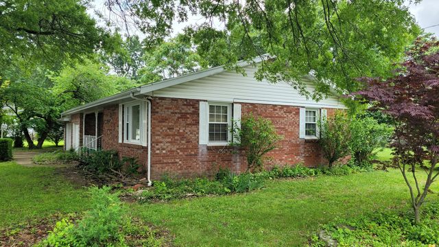 415 N Locust Street, Marshfield, MO 65706