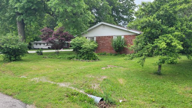 415 N Locust Street, Marshfield, MO 65706
