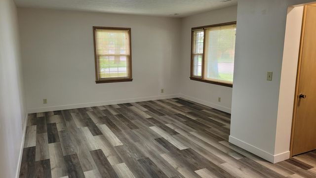 415 N Locust Street, Marshfield, MO 65706