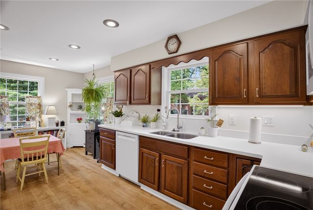 501 White Birch Ct, Harmar, PA 15238
